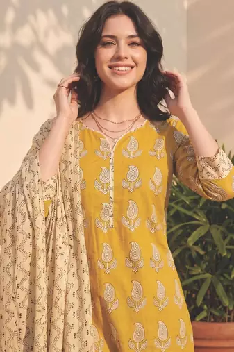 women ethnic motifs printed regular  cotton kurta with salwar & with dupatta