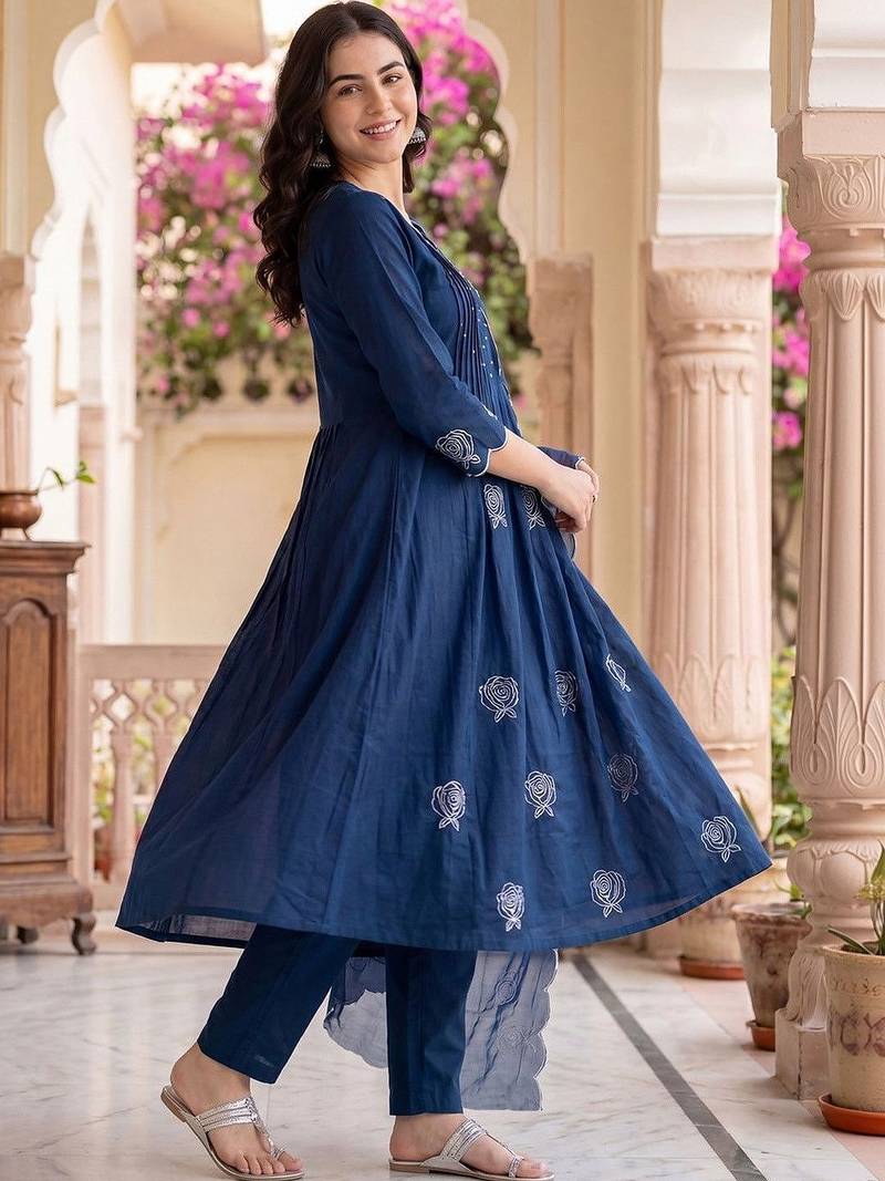 Women Ethnic Motifs Embroidered Pleated Thread Work Kurta with Trousers & With Dupatta
