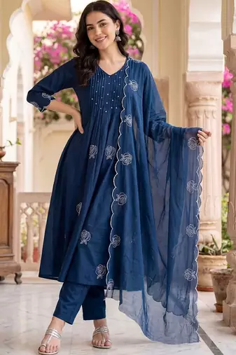 Women Ethnic Motifs Embroidered Pleated Thread Work Kurta with Trousers & With Dupatta