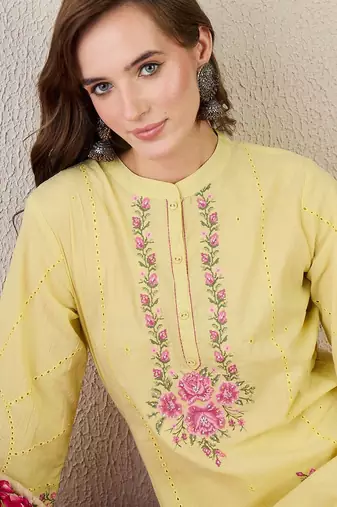 Women Floral Embroidered Cotton Kurta with Trousers