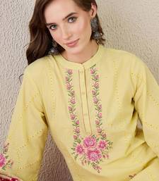 Women Floral Embroidered Cotton Kurta with Trousers