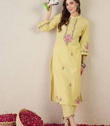 Women Floral Embroidered Cotton Kurta with Trousers
