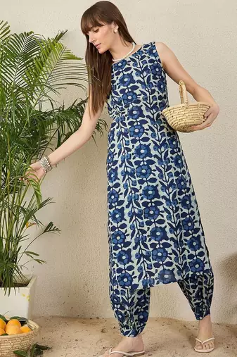 Women Floral Printed Regular Pure Cotton Kurta with Patiala