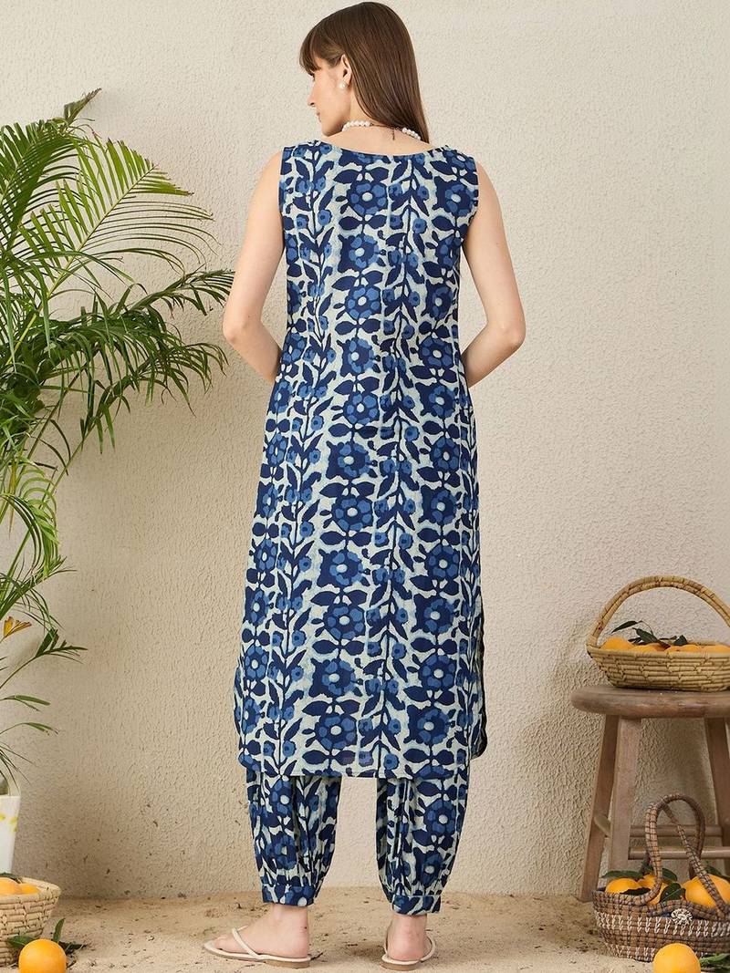 Women Floral Printed Regular Pure Cotton Kurta with Patiala