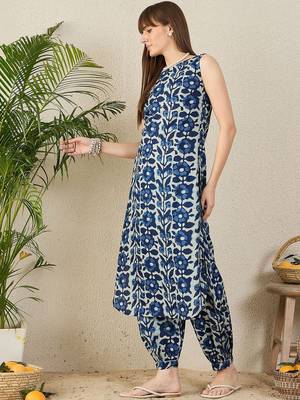 Women Floral Printed Regular Pure Cotton Kurta with Patiala 5