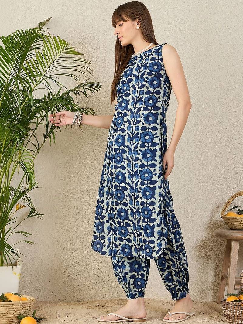 Women Floral Printed Regular Pure Cotton Kurta with Patiala