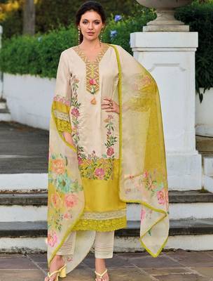 Women Floral Printed Regular Mirror Work Kurta with Trousers & With Dupatta 1