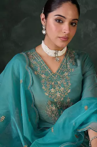 Women Ethnic Motifs Embroidered Regular Zari Kurta with Trousers & Dupatta