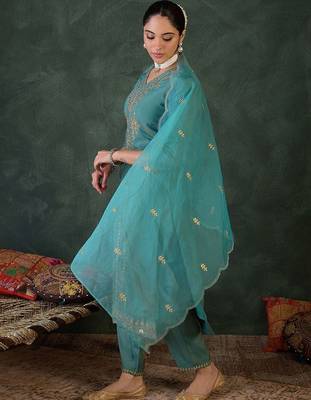 Women Ethnic Motifs Embroidered Regular Zari Kurta with Trousers & Dupatta 5