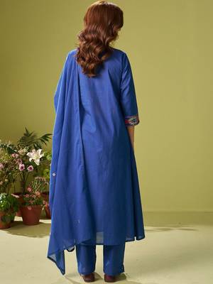 Women Floral Embroidered Cotton Kurta with Trousers & Dupatta 4