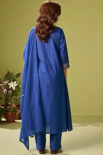 Women Floral Embroidered Cotton Kurta with Trousers & Dupatta