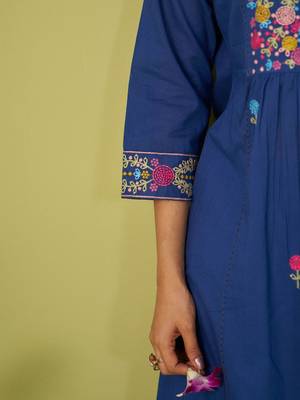 Women Floral Embroidered Cotton Kurta with Trousers & Dupatta 7
