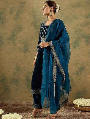 Floral Zari Embroidered Velvet Straight Kurta with Trouser & Dupatta 4