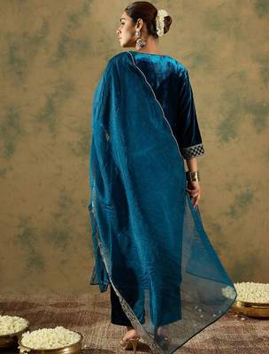 Floral Zari Embroidered Velvet Straight Kurta with Trouser & Dupatta 5