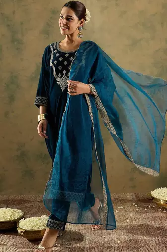Floral Zari Embroidered Velvet Straight Kurta with Trouser & Dupatta