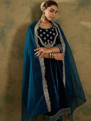 Floral Zari Embroidered Velvet Straight Kurta with Trouser & Dupatta 7