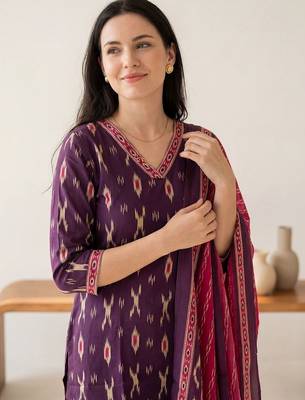 women printed regular  cotton kurta with trousers & with dupatta 2
