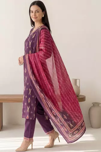 Women Printed Regular Pure Cotton Kurta with Trousers & With Dupatta