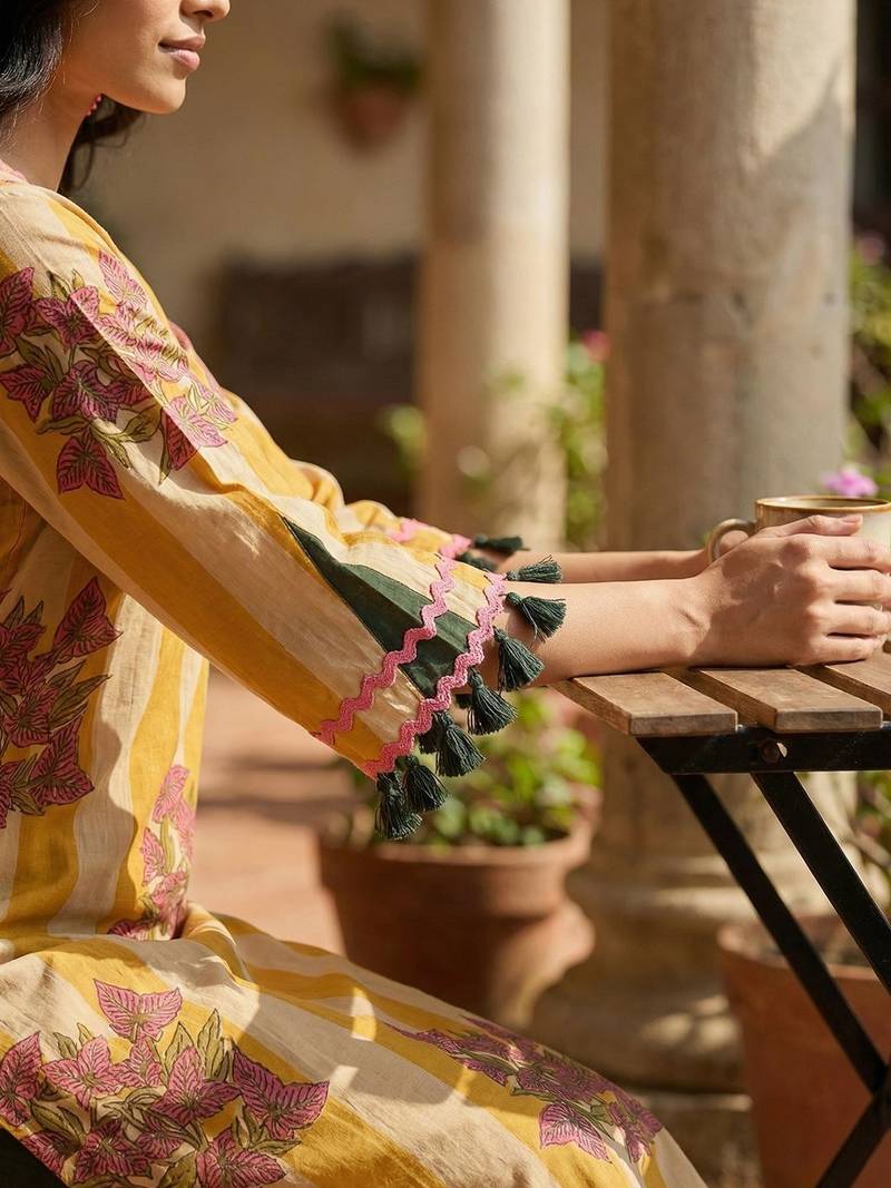 Women Floral Printed Regular Pure Cotton Kurta with Trousers & With Dupatta