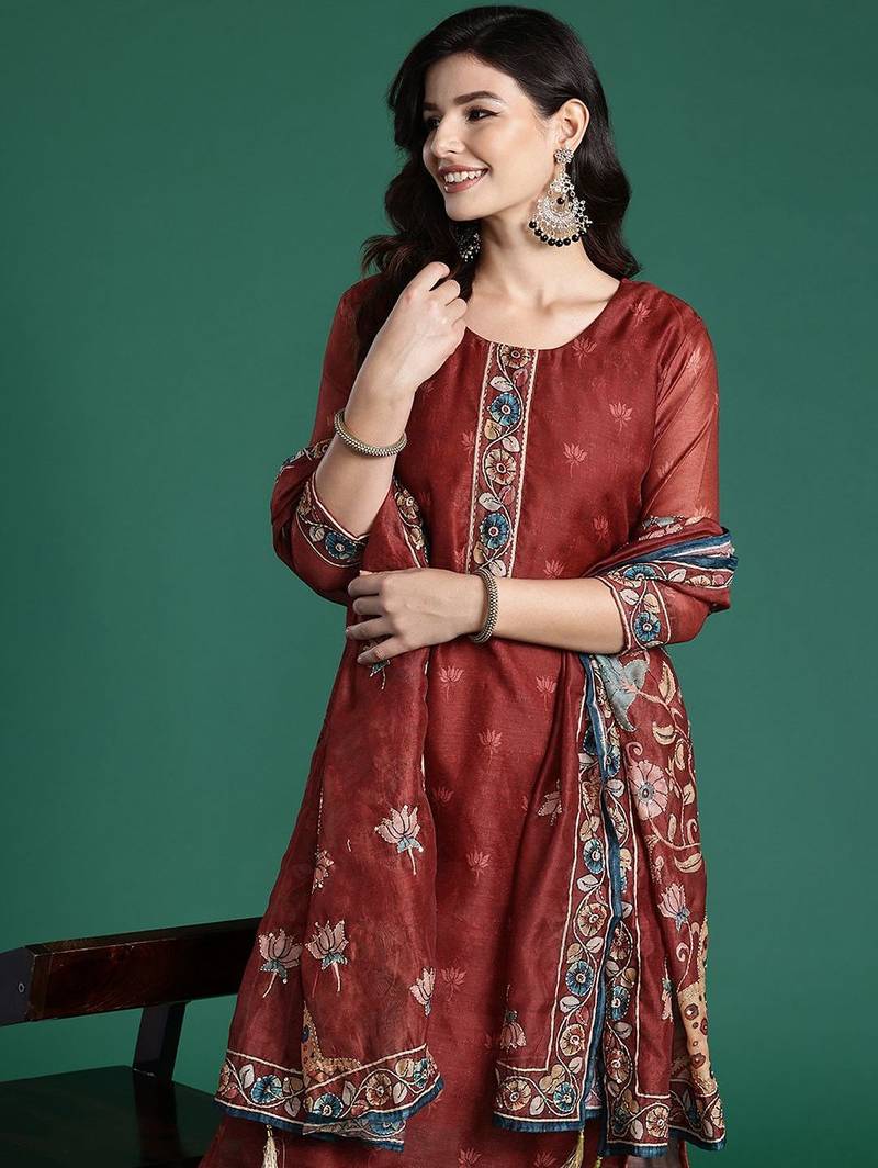 Ethnic Motifs Embroidered Thread Work Chanderi Silk Kurta With Trousers & Dupatta
