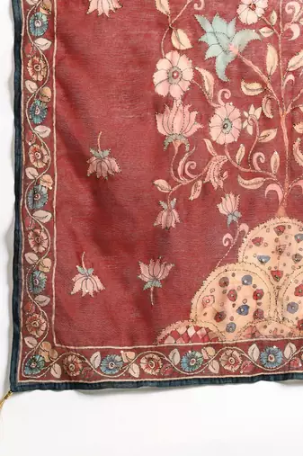 Ethnic Motifs Embroidered Thread Work Chanderi Silk Kurta With Trousers & Dupatta