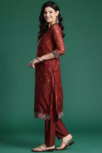 Ethnic Motifs Embroidered Thread Work Chanderi Silk Kurta With Trousers & Dupatta