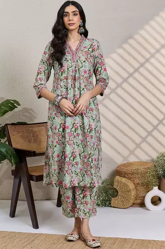 Women Floral Printed Regular Pure Cotton Kurta With Trousers