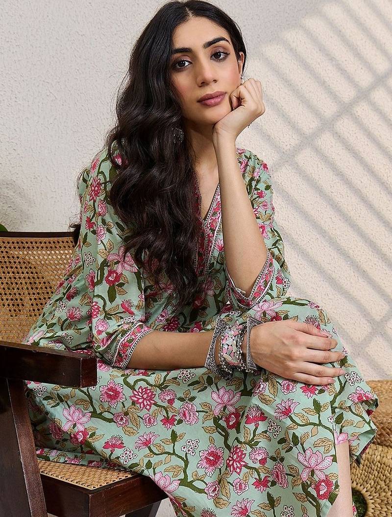 Women Floral Printed Regular Pure Cotton Kurta With Trousers