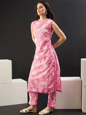 Women Floral Printed Regular Pure Cotton Kurta with Trousers 1