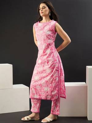 Women Floral Printed Regular Pure Cotton Kurta with Trousers 3