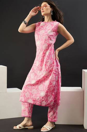 women floral printed regular  cotton kurta with trousers