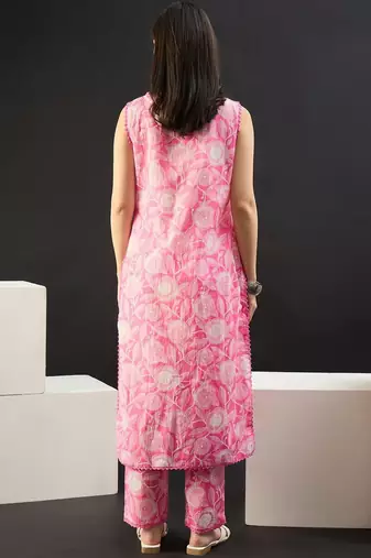 Women Floral Printed Regular Pure Cotton Kurta with Trousers