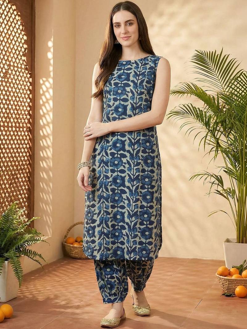 Women Floral Printed Regular Pure Cotton Kurta with Harem Pants
