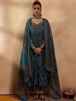 Floral Printed Empire Pure Cotton A-Line Kurta with Trousers & Dupatta 2