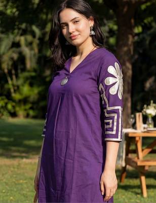 Women Embroidered Pleated Thread Work Pure Cotton Kurta with Trousers 3