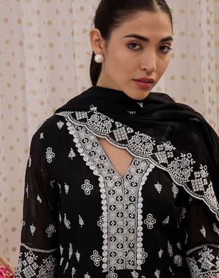 Ethnic Motifs Embroidered Pure Cotton Anarkali Kurta With Trouser And Dupatta 3