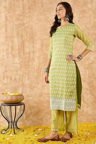 Ethnic Motifs Embroidered Straight Thread Work Kurta with Palazzos