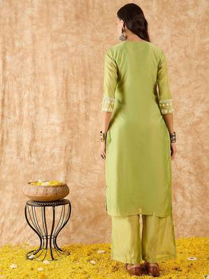 Ethnic Motifs Embroidered Straight Thread Work Kurta with Palazzos 5