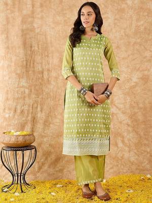 Ethnic Motifs Embroidered Straight Thread Work Kurta with Palazzos 6