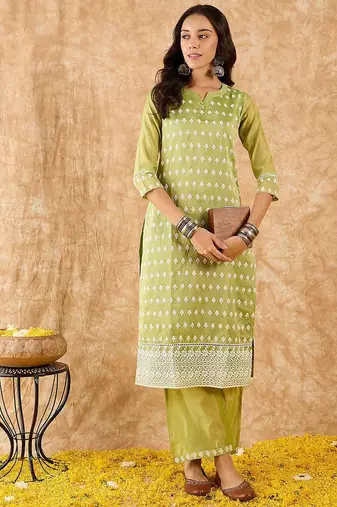 Ethnic Motifs Embroidered Straight Thread Work Kurta with Palazzos