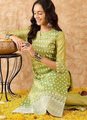 Ethnic Motifs Embroidered Straight Thread Work Kurta with Palazzos 7