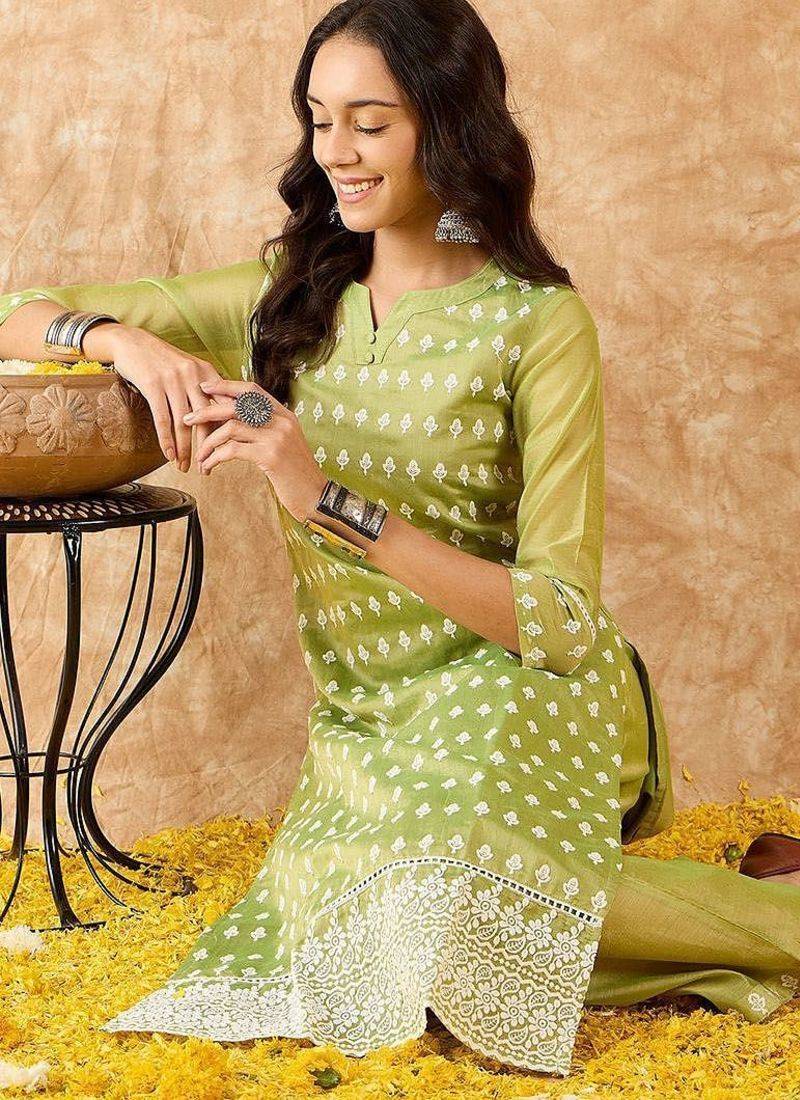 Ethnic Motifs Embroidered Straight Thread Work Kurta with Palazzos