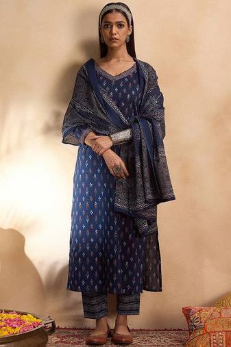 ethnic motifs printed  cotton straight kurta with trousers & dupatta