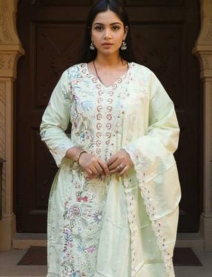 Women Embroidered Regular Thread Work Pure Cotton Kurta with Trousers & Dupatta 2