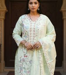 Women Embroidered Regular Thread Work Pure Cotton Kurta with Trousers & Dupatta