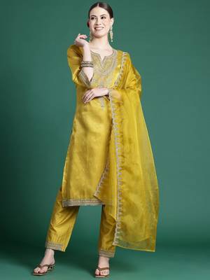 Ethnic Motifs Yoke Design Sequinned Kurta With Trousers & Dupatta 5