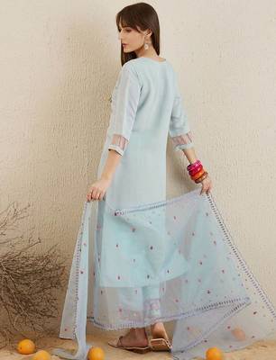 Round Neck Floral Embroidered Regular Thread Work Straight Kurta Set 5