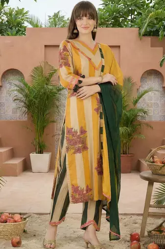 Women Printed Regular Pure Cotton Kurta with Trousers & With Dupatta