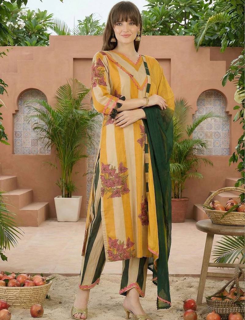 Women Printed Regular Pure Cotton Kurta with Trousers & With Dupatta