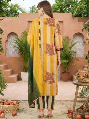 Women Printed Regular Pure Cotton Kurta with Trousers & With Dupatta 3
